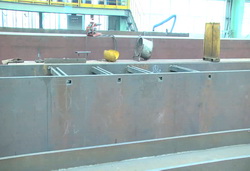 箱形截面构件内隔板电渣焊的焊槽形式